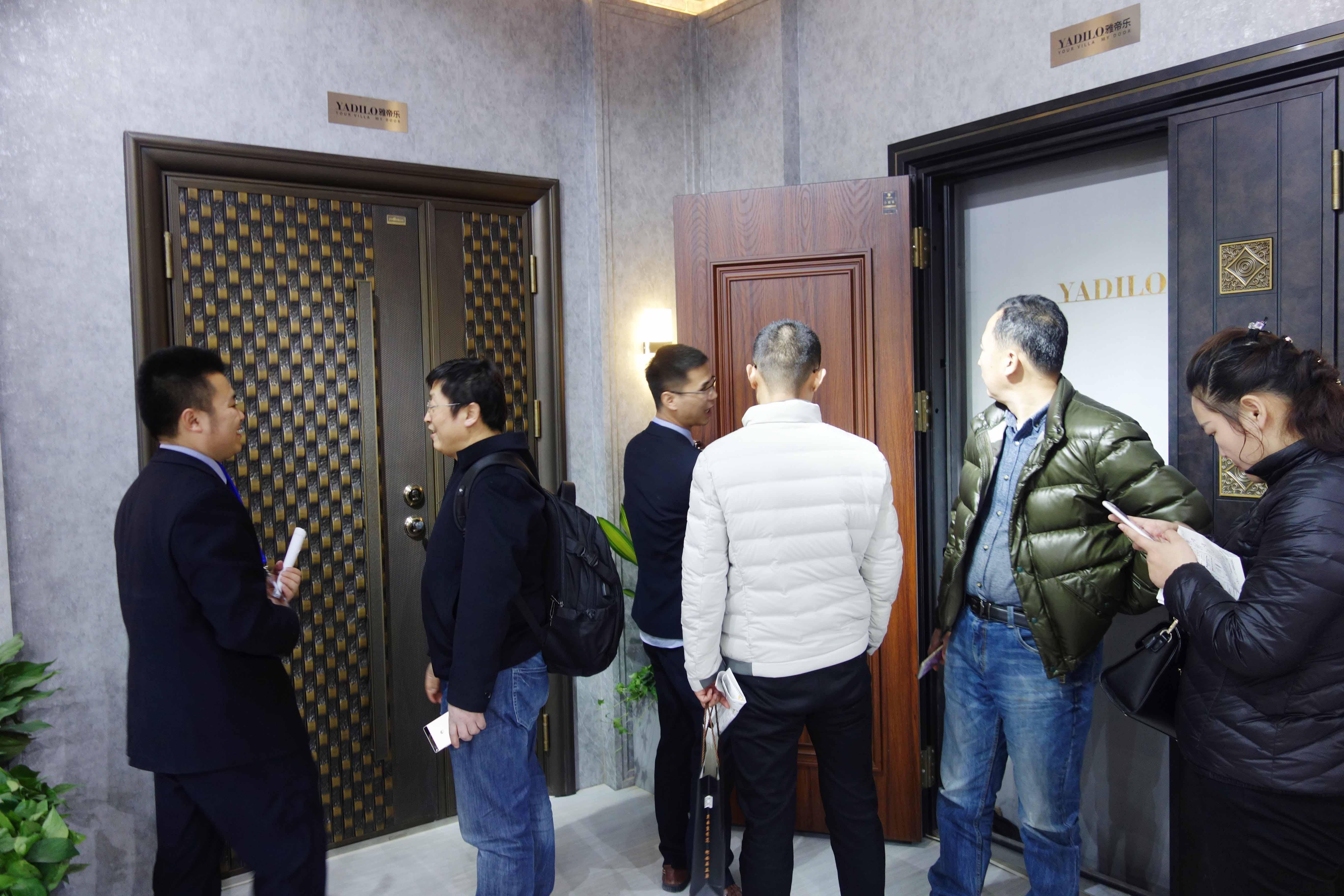 1597023572923601cR8b.jpg 002.jpg